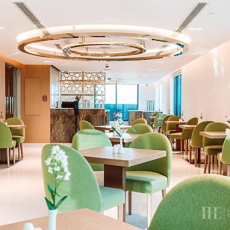 He Hotel Apartments ดูไบ ภายนอก รูปภาพ The lounge at the airport